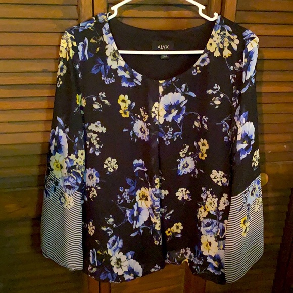 Cute floral blouse by Alyx - Picture 1 of 2